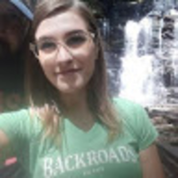 Meet your Posher, Cori - Picture 1 of 1